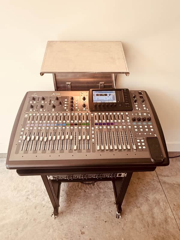 Behringer X32 Full Size - SMOKE FREE DRUM STUDIO