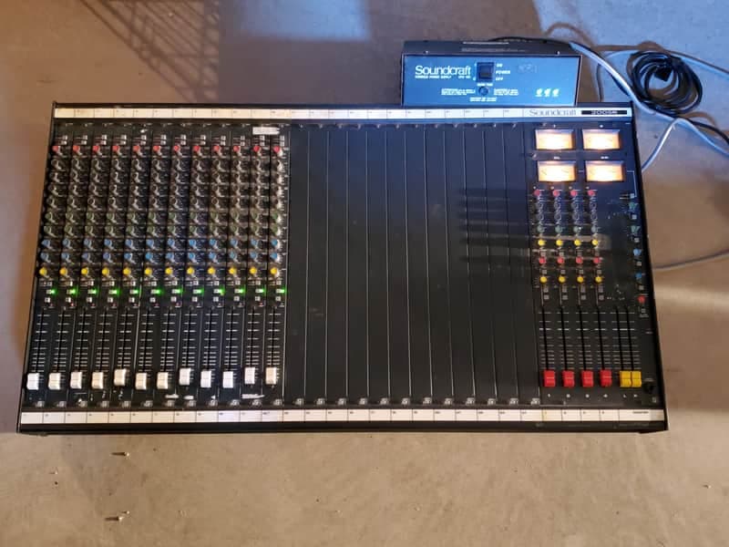 Soundcraft 200SR