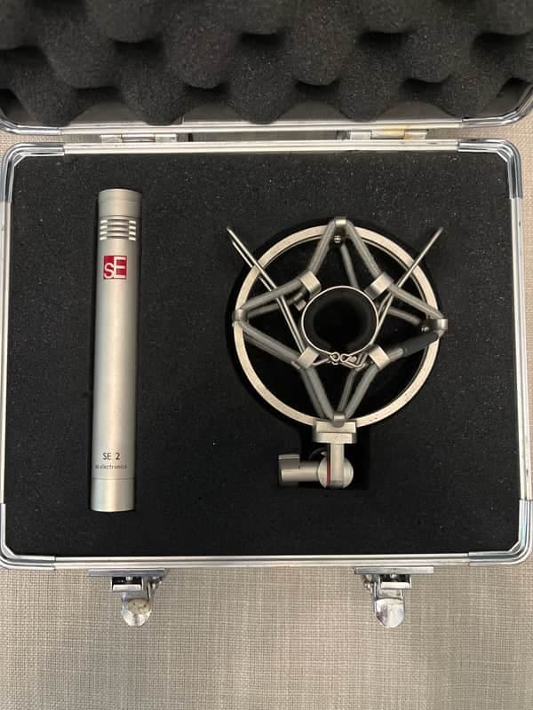 sE Electronics SE2 Small Diaphragm Condenser Mic w/ Shockmount Case