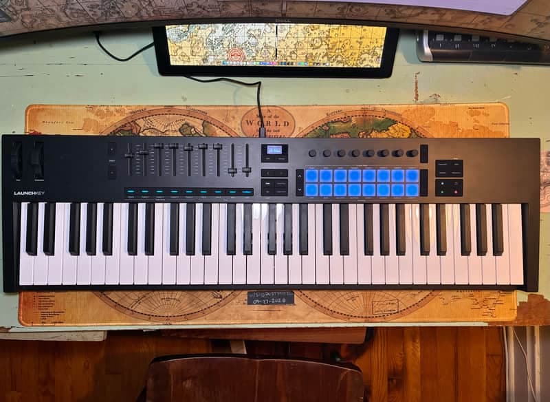 Novation Launchkey 61 MKIV MIDI Keyboard Controller 2024 - Present - Black