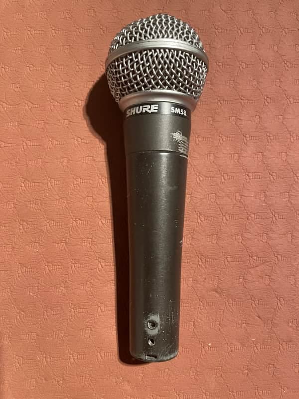 Shure SM58 Handheld Cardioid Dynamic Microphone 1984 - Present - Black