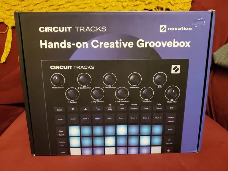 Novation Circuit Tracks Groovebox 2021 - Present - Black