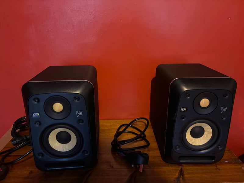 KRK V4 Series 4 2-Way 4" Active Studio Monitors (Pair) 2016 - 2021 - Black