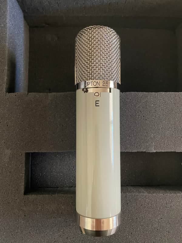 Upton Microphones 251 Large Diaphragm Multipattern Tube Condenser microphone. Mint Green