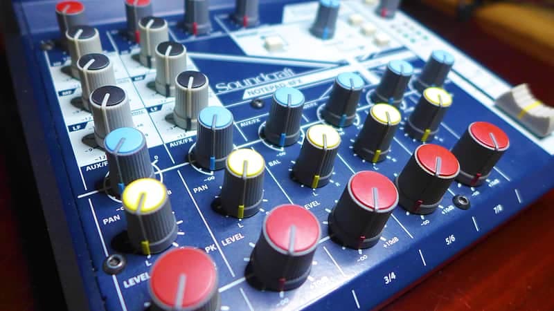 Soundcraft Notepad-8FX 8-Channel Analog Mixer with USB I/O 2010s - Blue