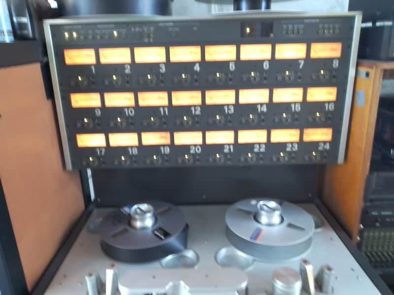 Studer A-800 MKIII / 15/30 ips / 1982 - Grey