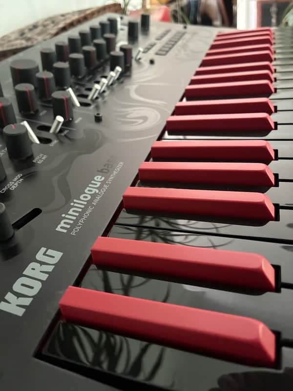 Korg Minilogue Bass 37-Key 4-Voice Polyphonic Synthesizer 2022 - Present - Black