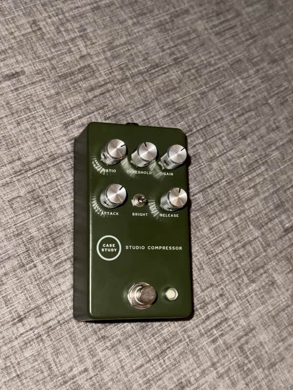 Case Study Studio Compressor 2024-2025 - Moss Green