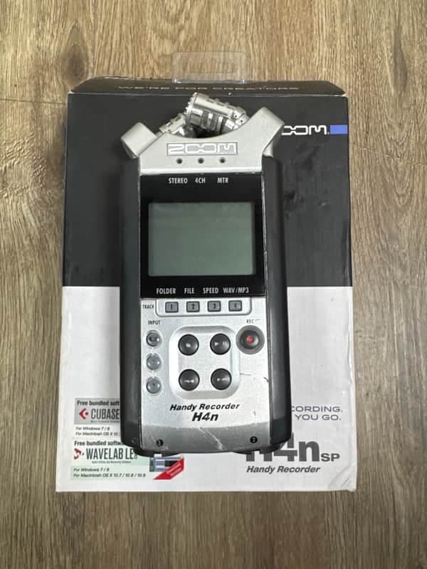 Zoom H4nSP Handy Digital 4-Track Recorder 2010s - Silver/Black