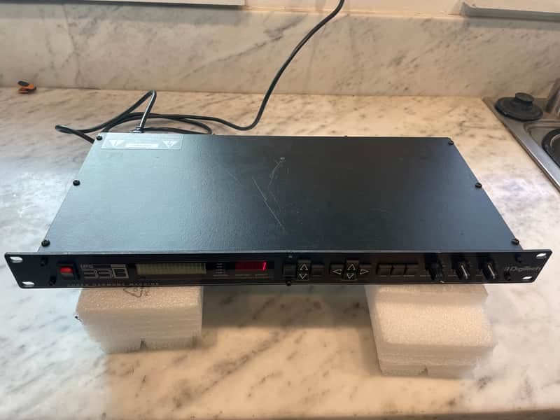 DigiTech IPS 33B Super Harmony Machine