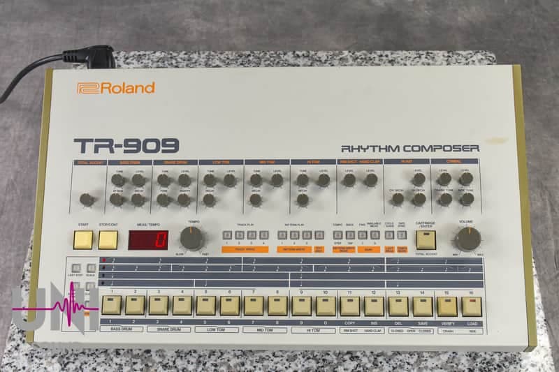 Roland TR-909 Rhythm Composer in Very Good + Condition.