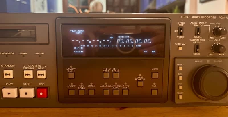 Sony PCM-7030 Professional DAT Recorder