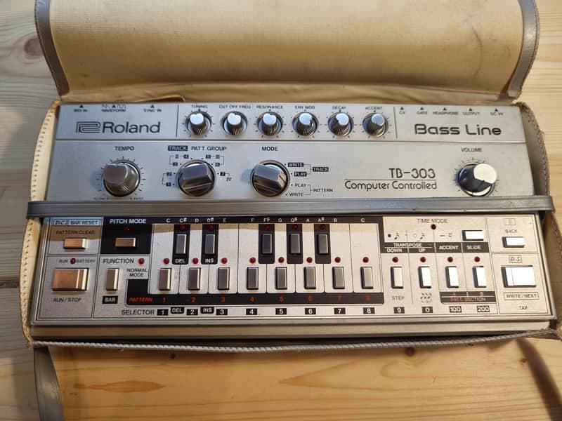 TB-303 with MIDI