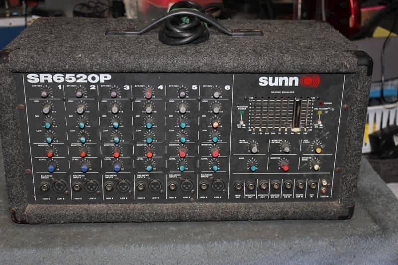 Sunn SR6520P/ Powered Mixer (Sold As Is)