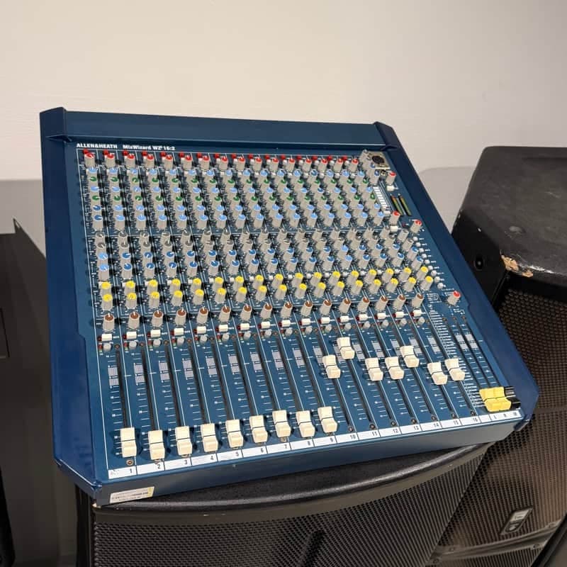 Allen & Heath Wizard 16:2 WZ3 mixer analogico 16 canali + effetti
