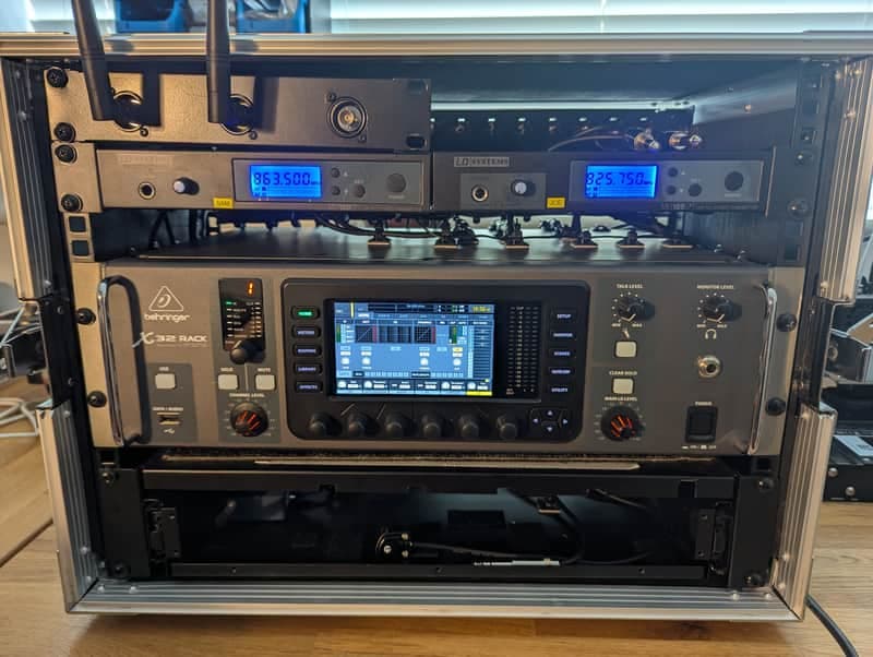 Behringer X32 Rack Mixer + Wireless IEM / FOH Rack System – LD MEI100 G2 x3 – Splitter