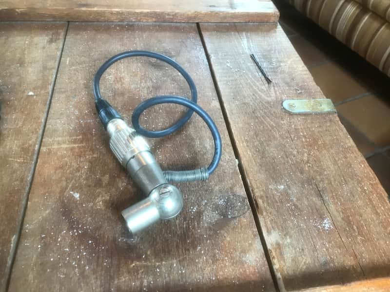 Vintage Neumann Pig tail XLR / XLR with swivel head.