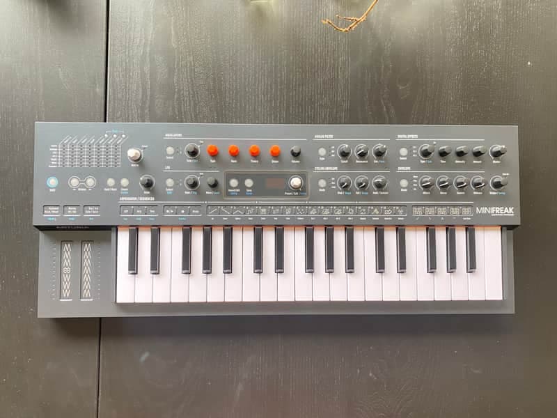 Arturia MiniFreak 37-Key 6-Voice Polyphonic Hybrid Synthesizer 2022 - Present - Black
