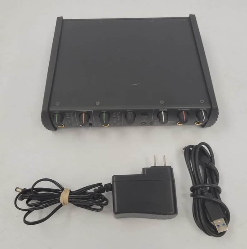 IK Multimedia AXEILO Audio Interface