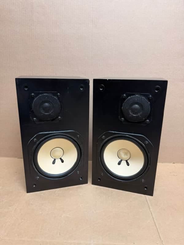 Yamaha NS-10M