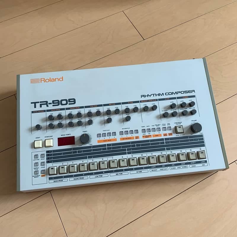 Roland TR-909 Rhythm Composer