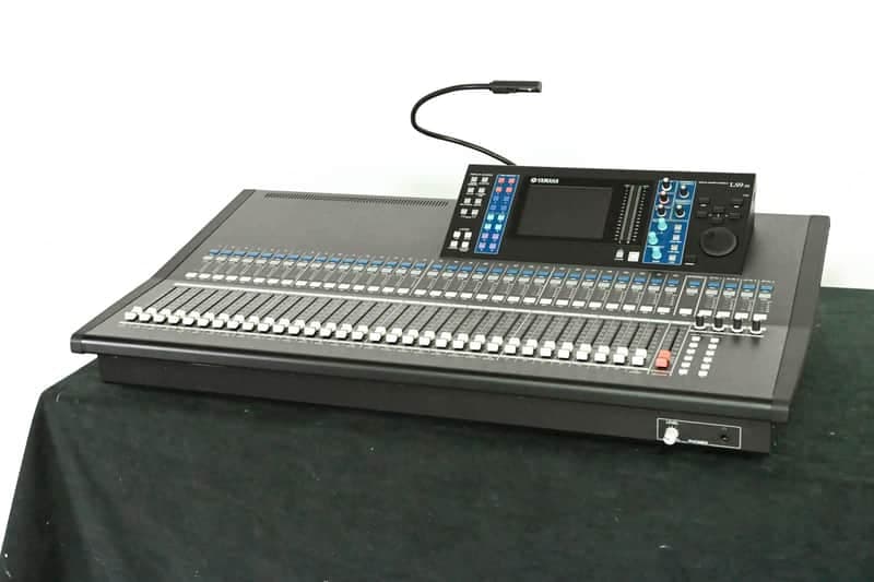 Yamaha LS9-32 32-Input Digital Mixing Console CG0140T