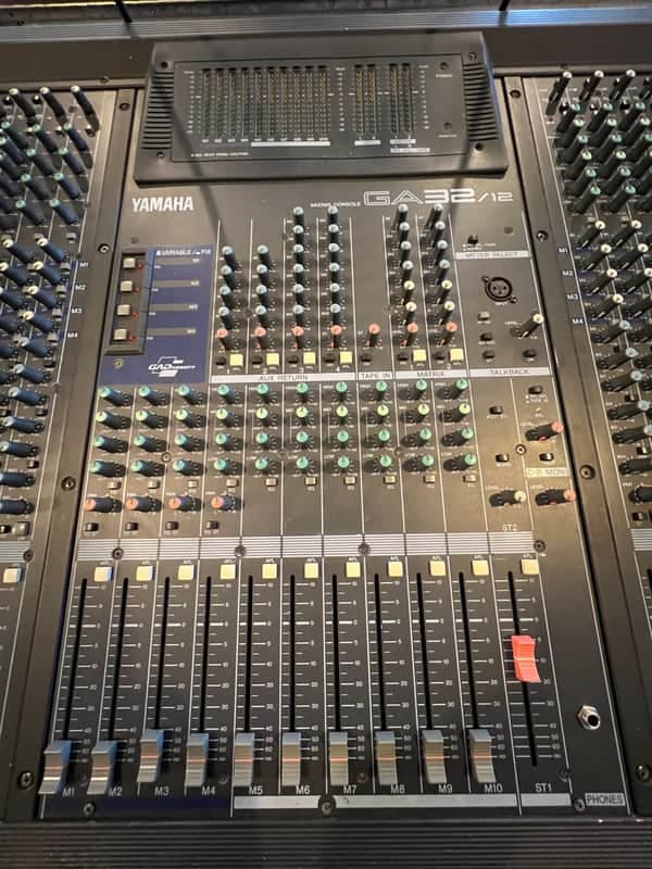 YAMAHA GA32/12 1998 Mixing Console **Refurbished** with Road Case & Dog House