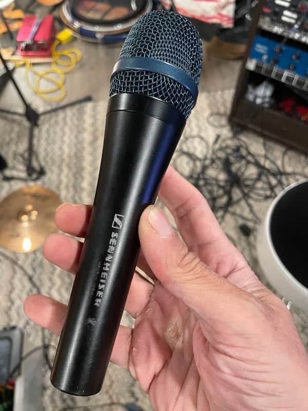 Sennheiser e935 Handheld Cardioid Dynamic Vocal Microphone 2003 - Present - Black