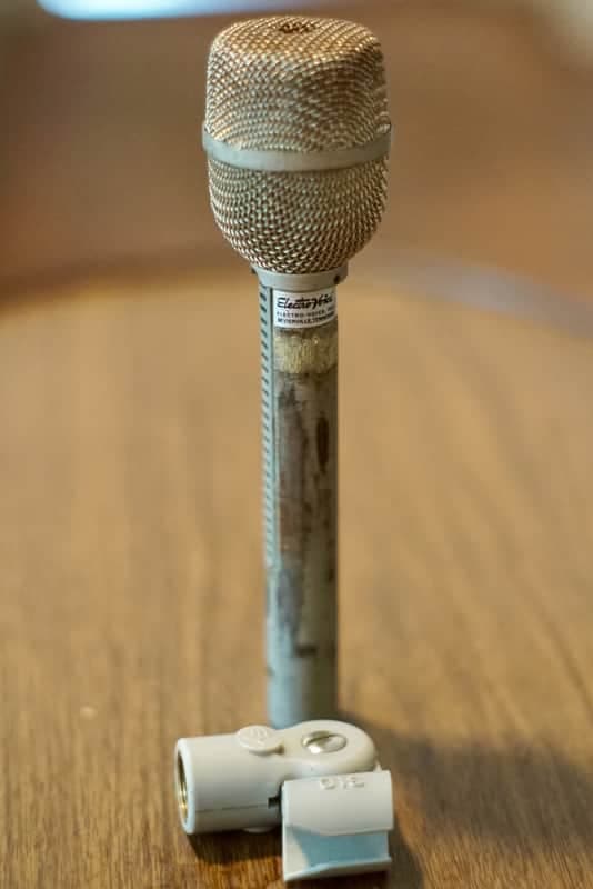 Electro-Voice RE11 Supercardioid Dynamic Microphone
