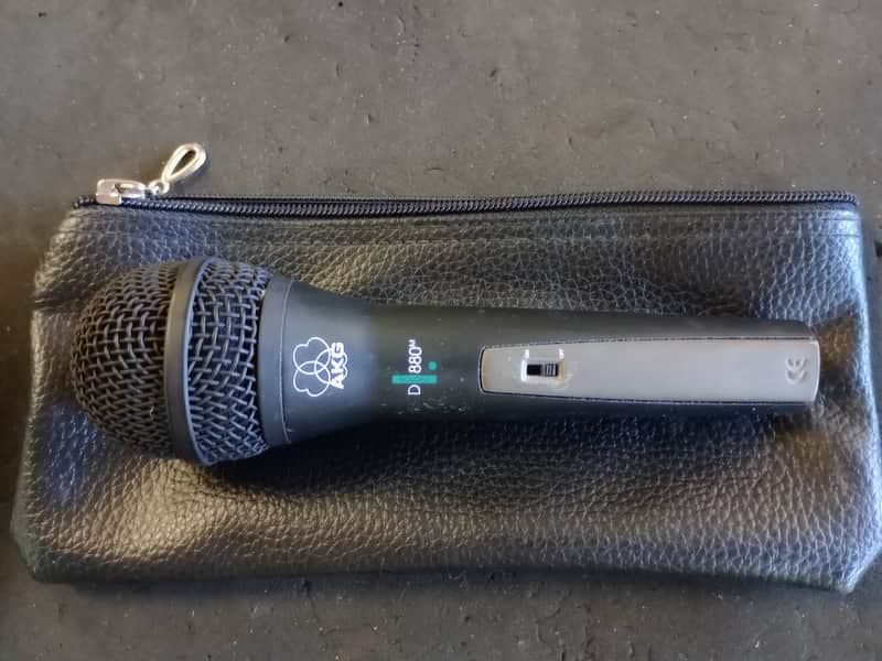 AKG D-880M Emotion Professional Microphone w/Bag *** FREE SHIPPING ***