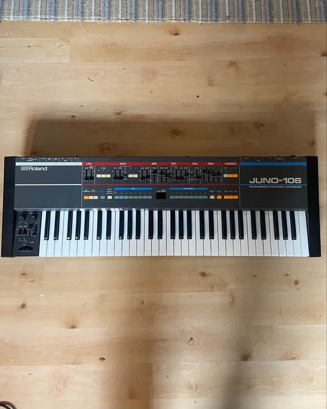 Roland Juno 106s 61-Key Programmable Polyphonic Synthesizer 1984 - 1991 - Black