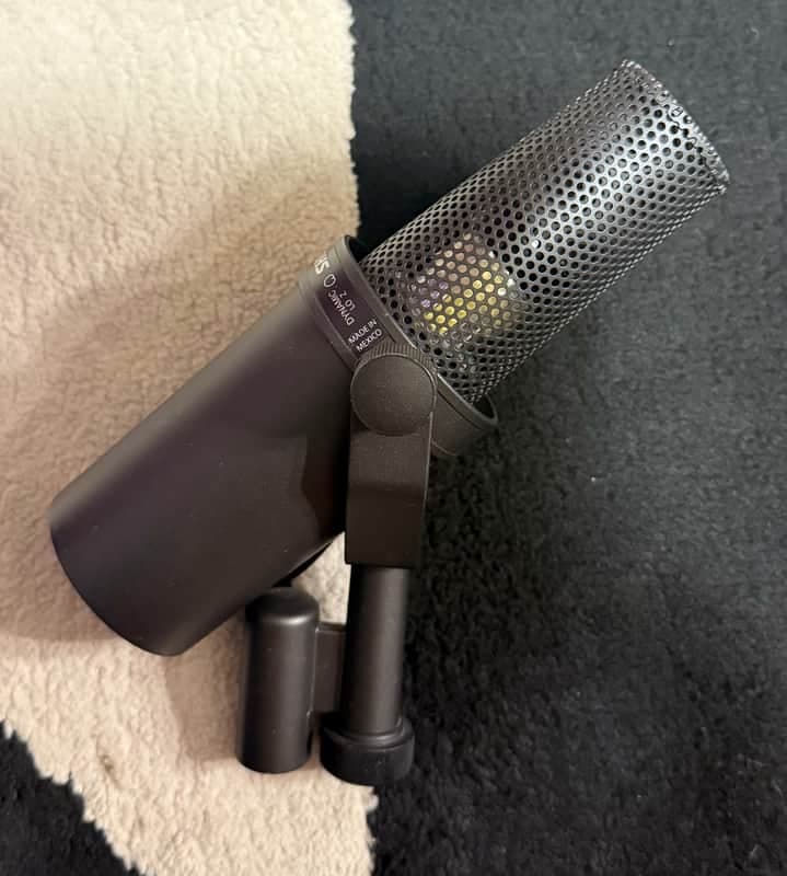 Shure SM7B Cardioid Dynamic Microphone 2001 - Present - Black