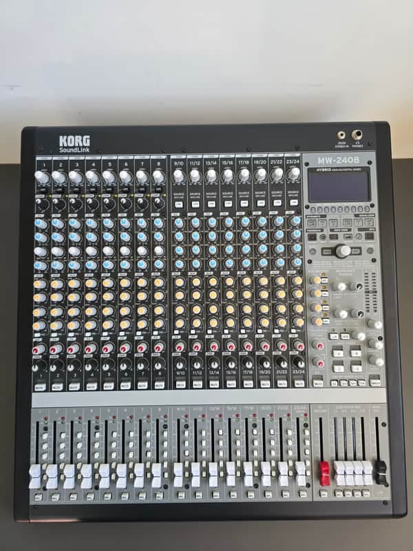 Korg MW2408 SoundLink 24-Channel 8-Bus Mixer Analog/Hybrid