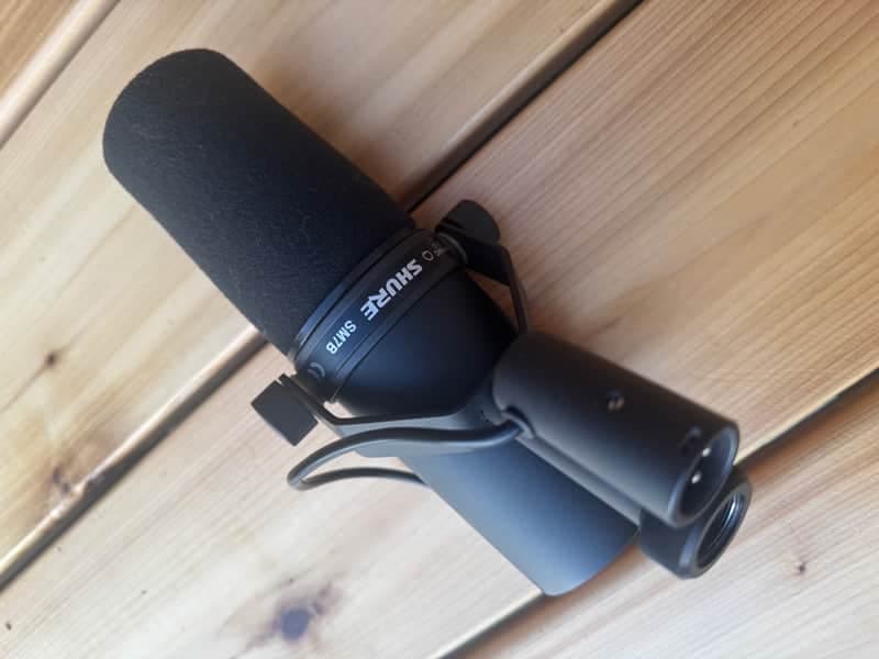 Shure SM7B Cardioid Dynamic Microphone - Black