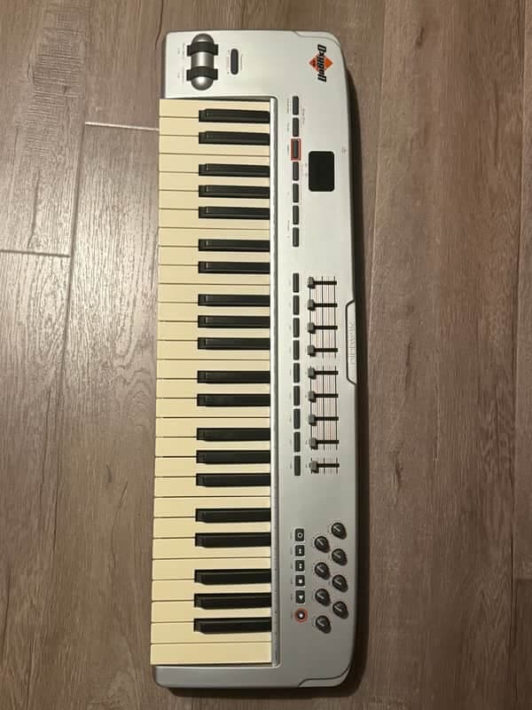 M-Audio Oxygen 49 MKI MIDI Keyboard Controller 2006 - 2009 - Silver