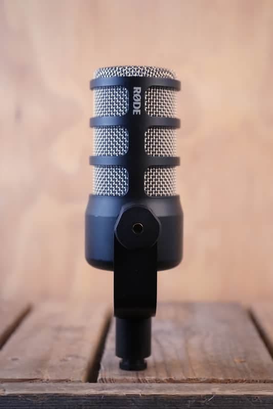 Rode PodMic Dynamic Microphone for Podcasting, Streaming and Recording