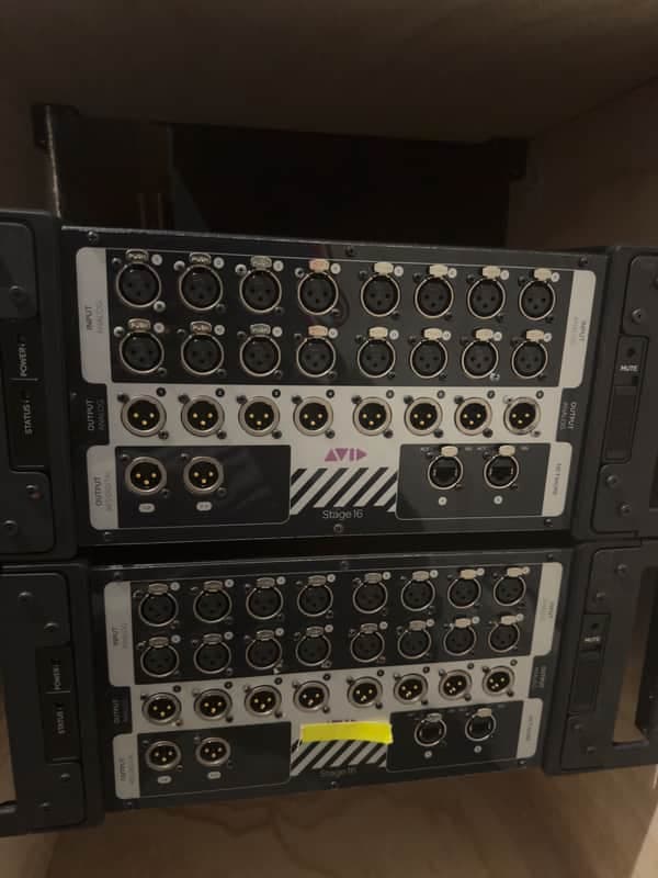 Avid Stage 16 2013 - Black and Gray