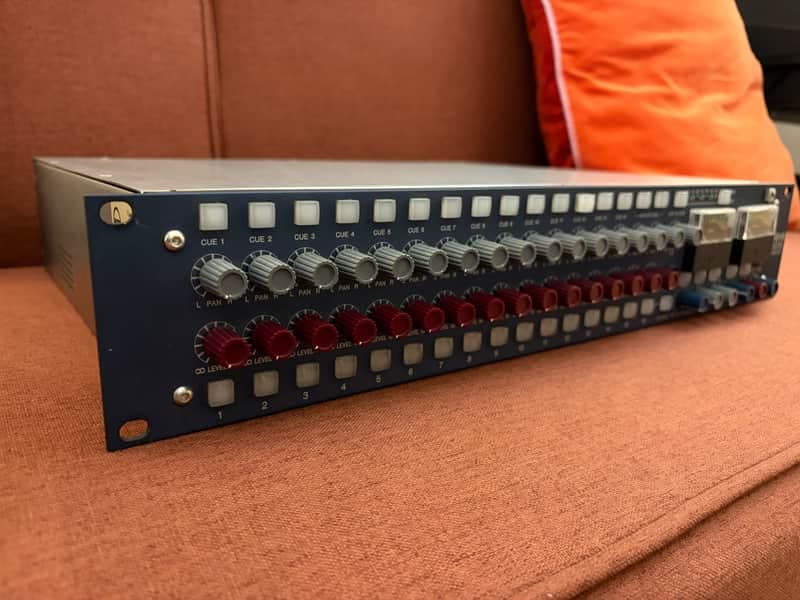 Neve 8816 16-Channel Summing Mixer