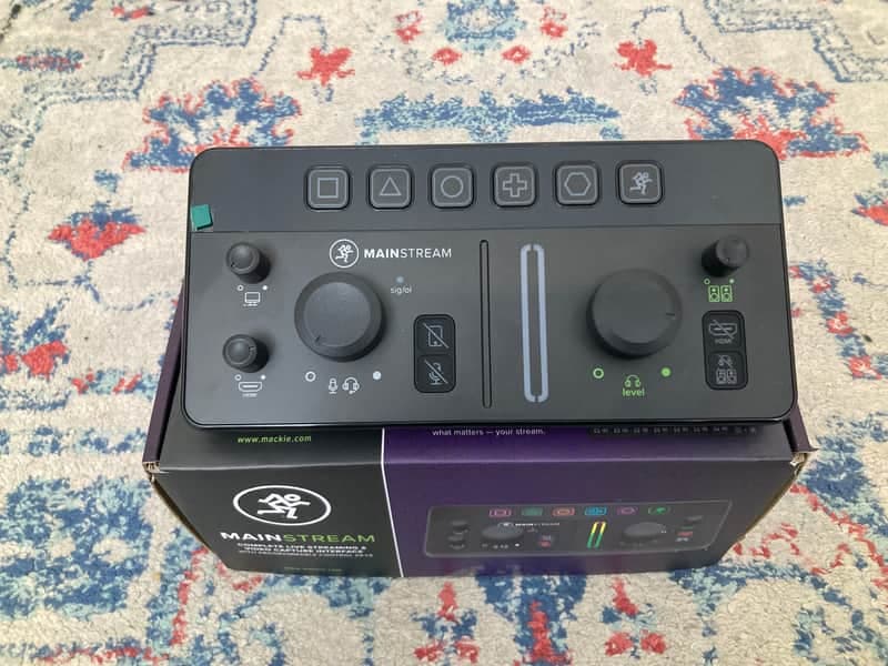 Used Mackie MAINSTREAM INTERFACE