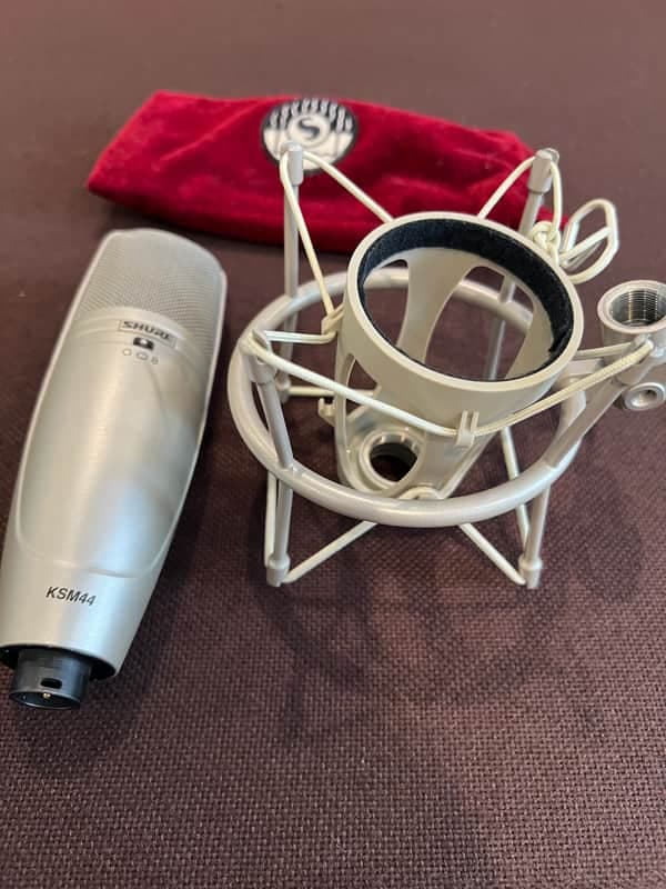 Shure KSM44 Large Diaphragm Multipattern Condenser Microphone 2010 - Present - Black
