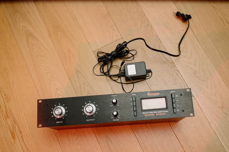 Warm Audio WA76 Discrete FET Compressor / Limiting Amplifier