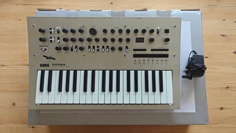 Korg Minilogue 4-Voice Polyphonic Analog Synthesizer 2016 - Present - Silver