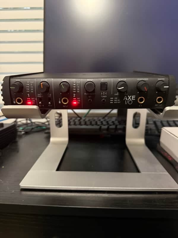 IK Multimedia AXE I/O USB Audio Interface 2019 - Present - Black