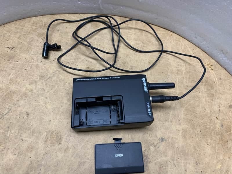 GEMINI UHF-16BP BELT PACK TRANSMITTER/FOR UHF 116/216 SYSTEMS- MAKE OFFER!