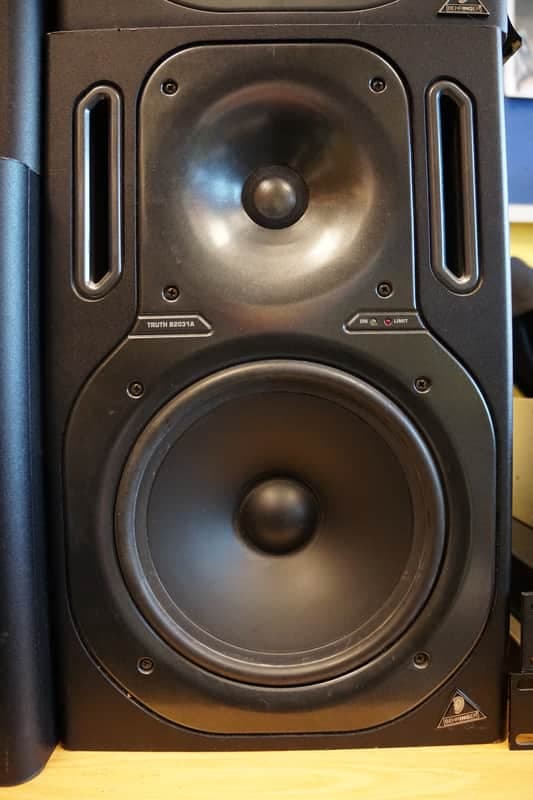 Behringer Truth B2031A 8.75" Powered Studio Monitor (Pairs) 2004 - Present - Black