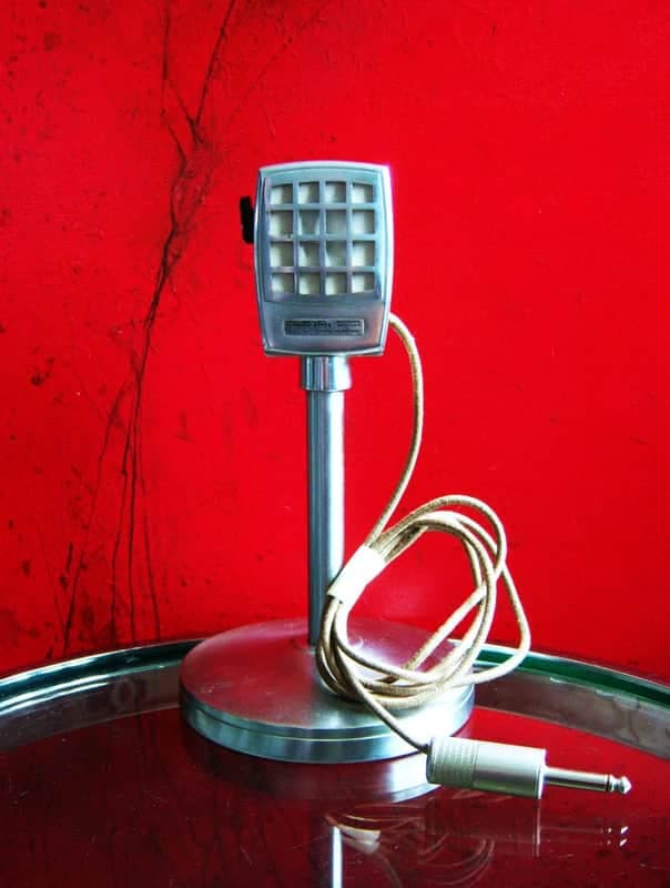 Vintage 1950's Electro-Voice 915 Omnidirectional Crystal Microphone Hi Z w 423A desk stand
