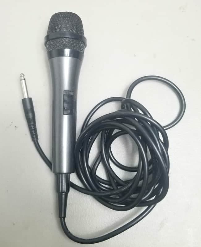 (unknown brand) Handheld Dynamic Vocal Microphone - 1/4"