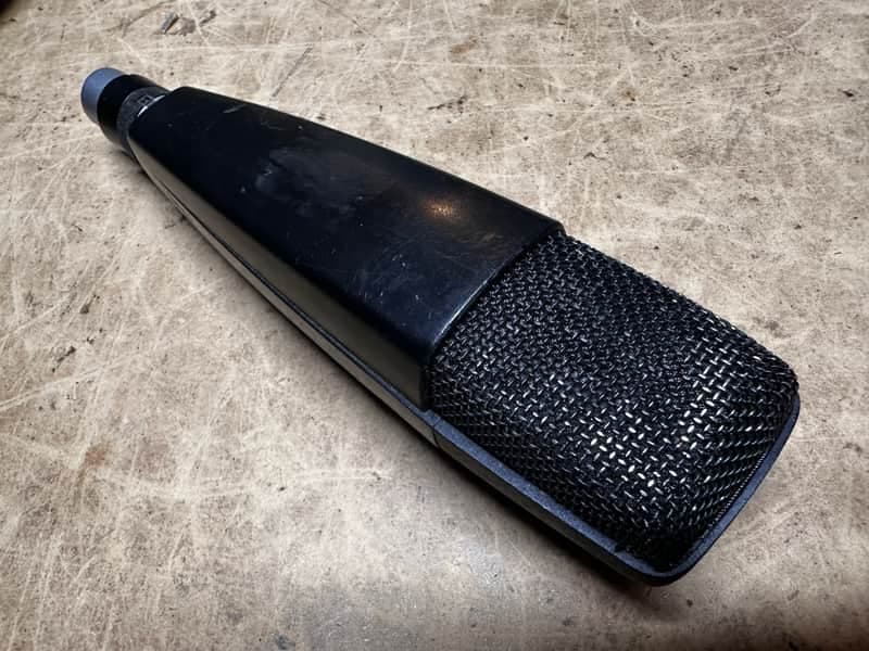 Sennheiser MD 421-U5 Cardioid Dynamic Microphone - Nice!