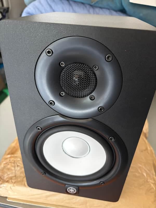 Yamaha HS5 5" Powered Studio Monitor (Single) Black