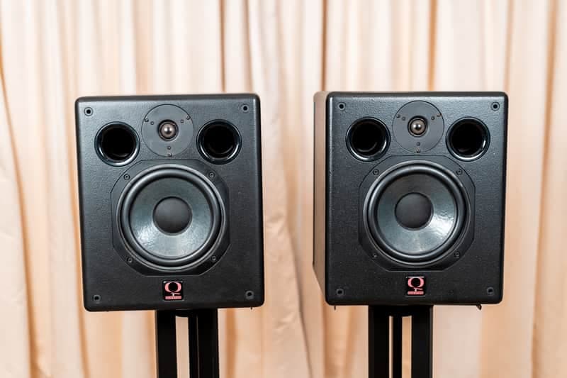 Quested VS2108 Active Powered Studio Monitors (Pair)